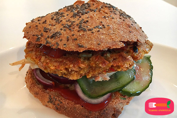 vegansk burger med kikærter - vegansk burgerbøf