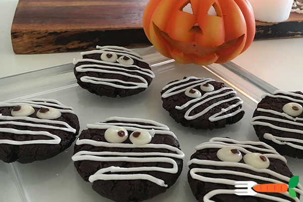 veganske halloweenkager - mumiecookies med øjne